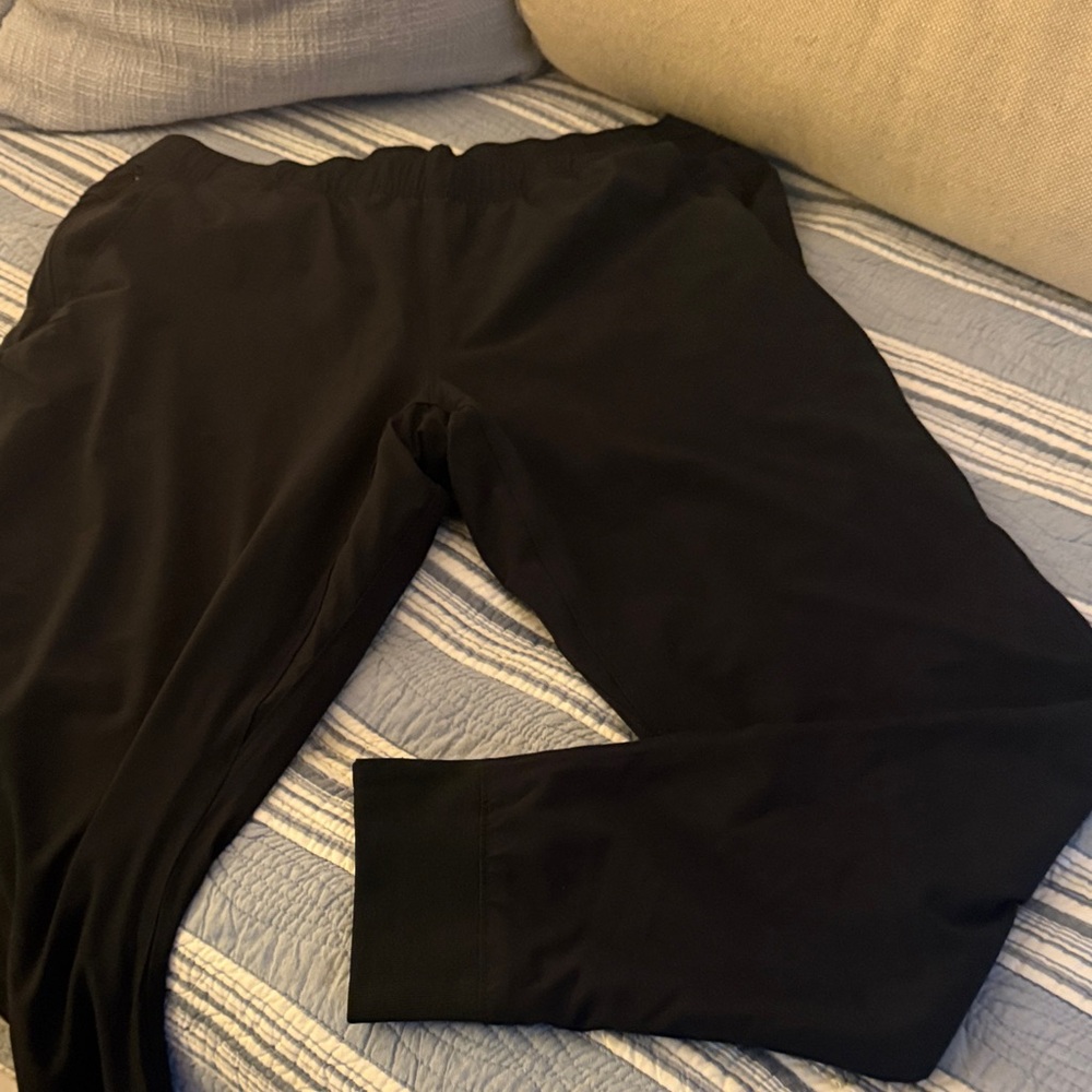 Eddie Bauer Mens Black Performance Resonance Recovery lined joggers.